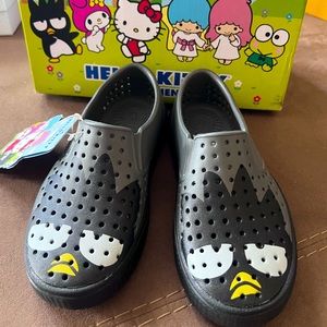 New Native Hello Kitty Sz J1 - HTF